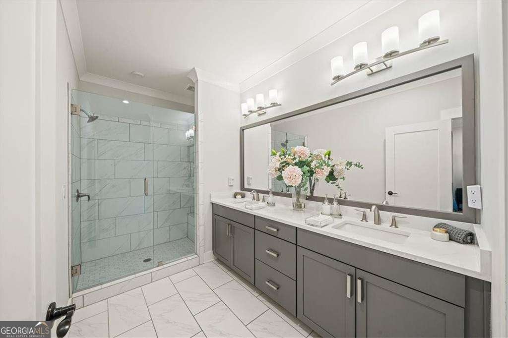 815 Maplewood Drive Roswell - 27