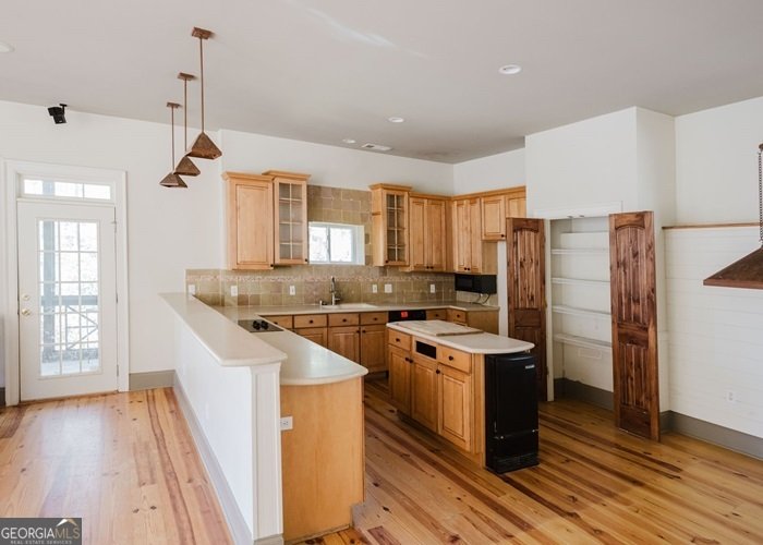 326 Fulton Road Tiger - 10