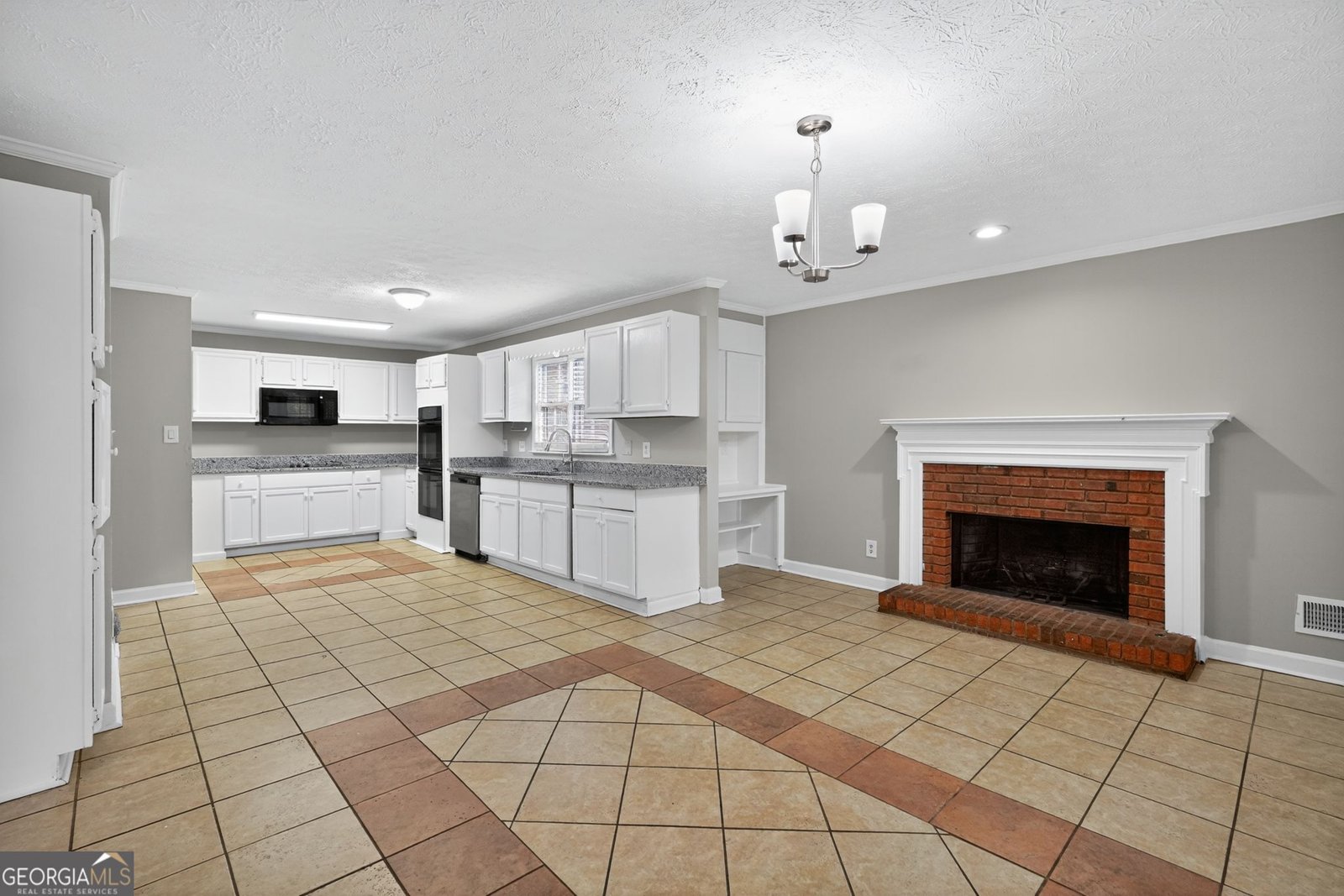 1406 Crooked Tree Circle Stone Mountain - 13