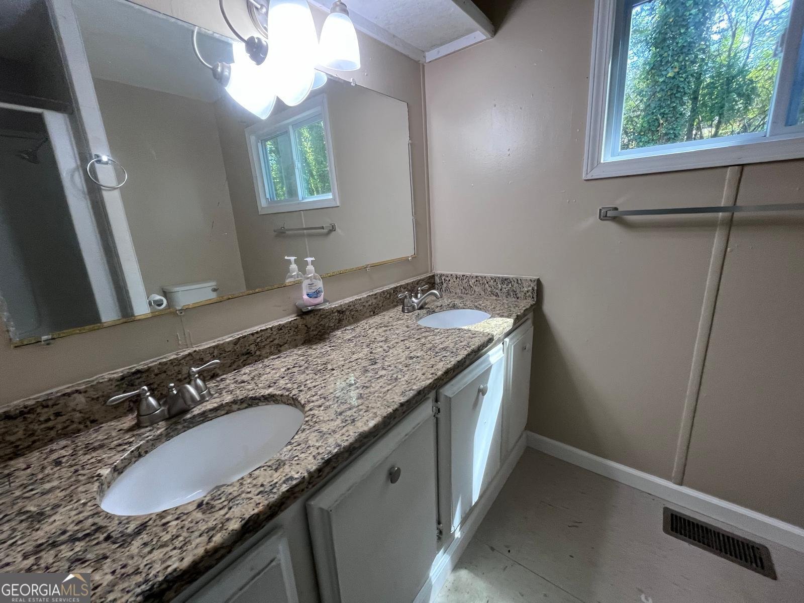 3206 Lakeland lane Gainesville - 22