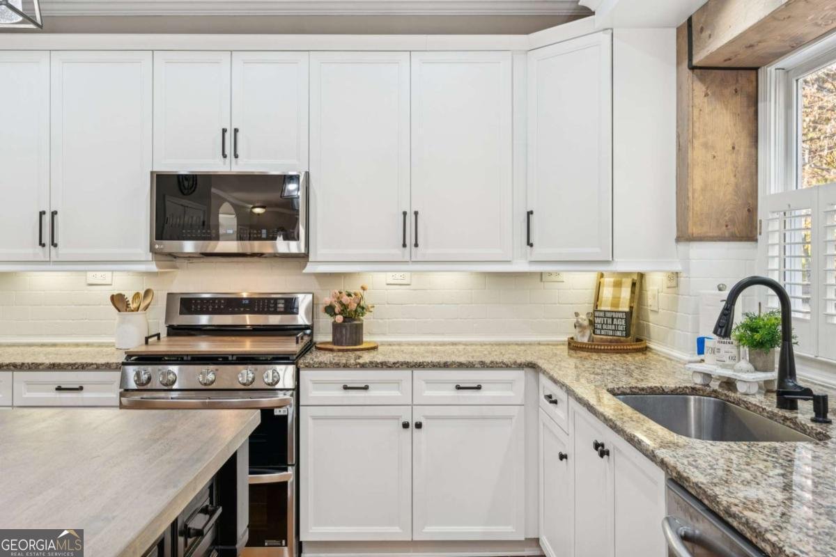 6385 Grand Magnolia Drive Sugar Hill - 15