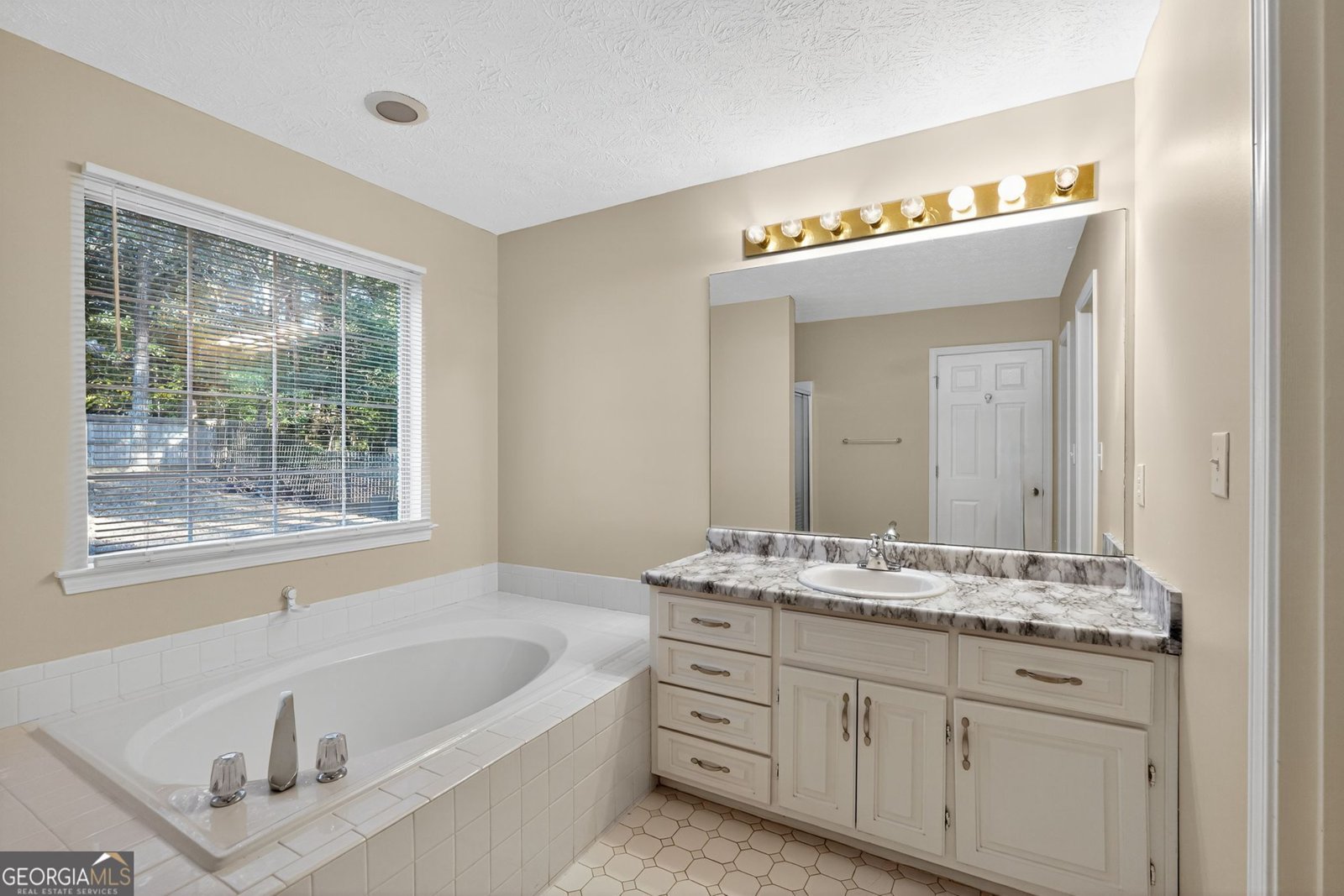 236 Hillandale Drive Stockbridge - 5