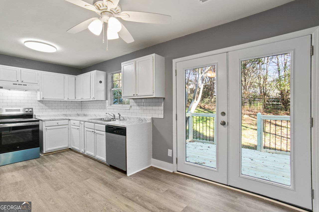 711 Evans Street Woodstock - 10