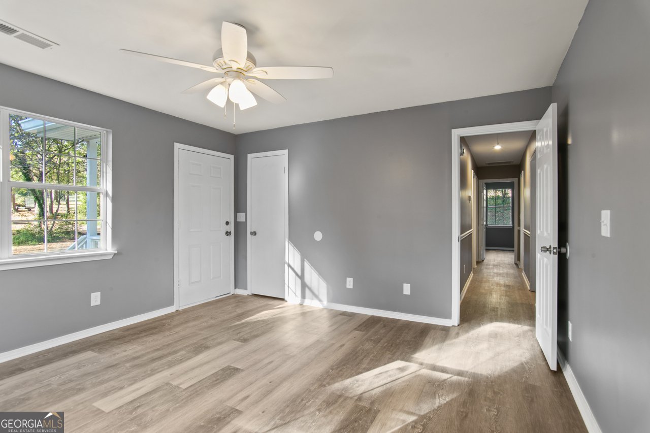 711 Evans Street Woodstock - 15