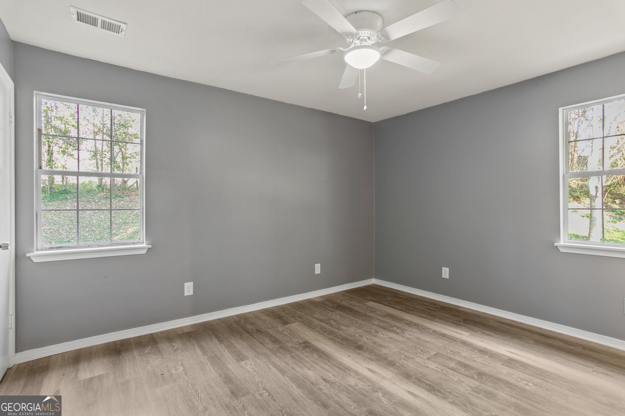 711 Evans Street Woodstock - 16