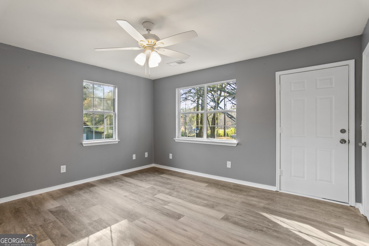 711 Evans Street Woodstock - 6