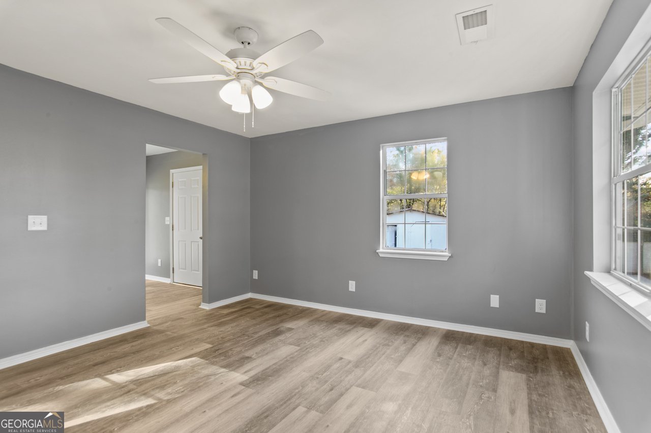 711 Evans Street Woodstock - 7