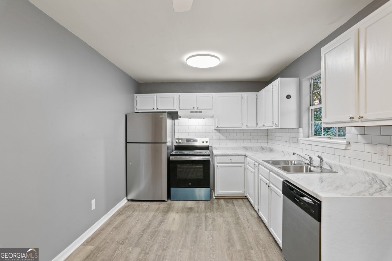 711 Evans Street Woodstock - 9