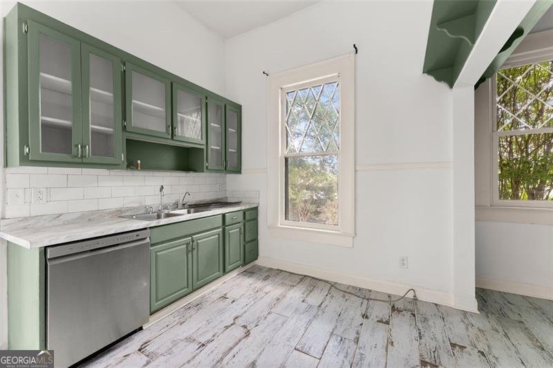 2140 BROAD Street Commerce - 18