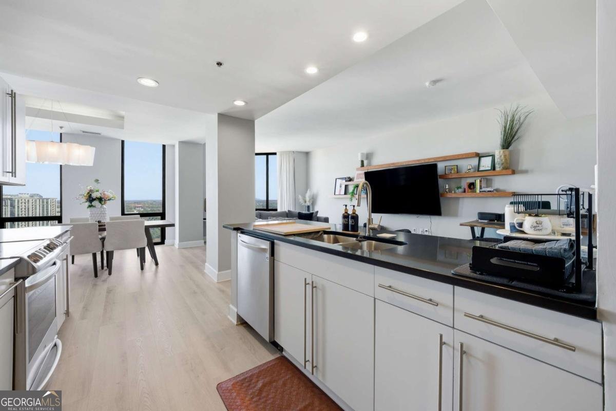 2870 Pharr Court South Atlanta - 11