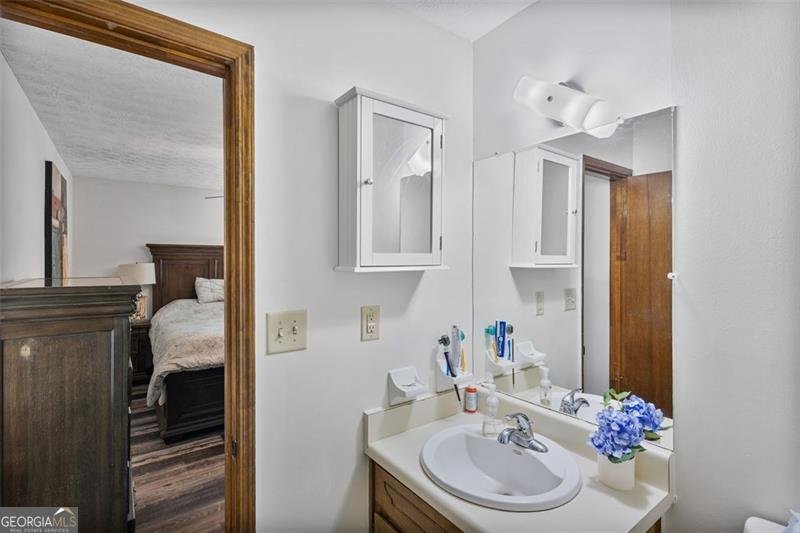 5865 VERNIER Drive Atlanta - 25