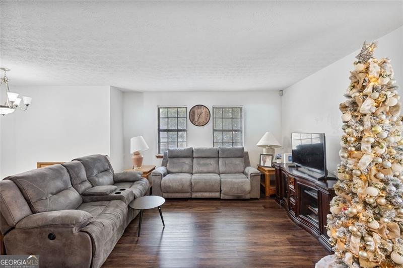 5865 VERNIER Drive Atlanta - 8