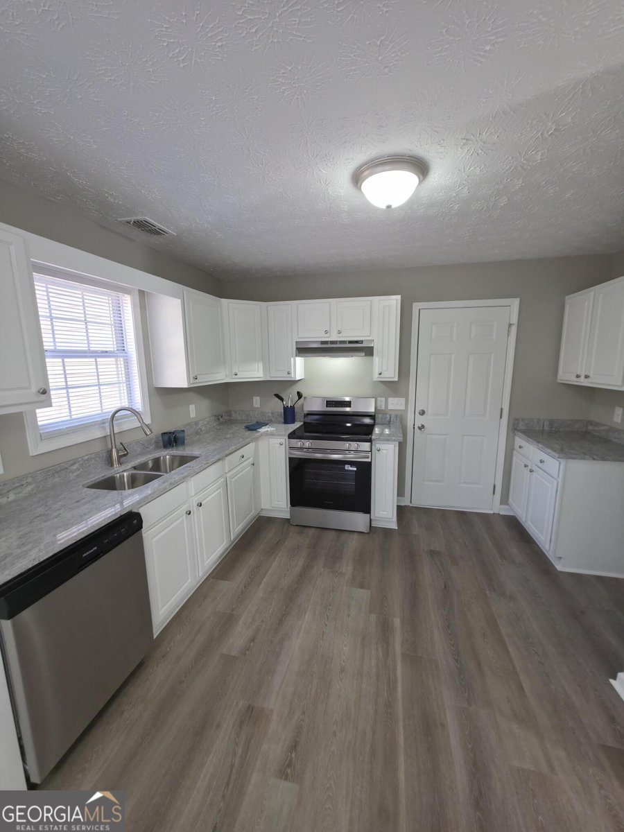 303 Rocky Point Court Winder - 4