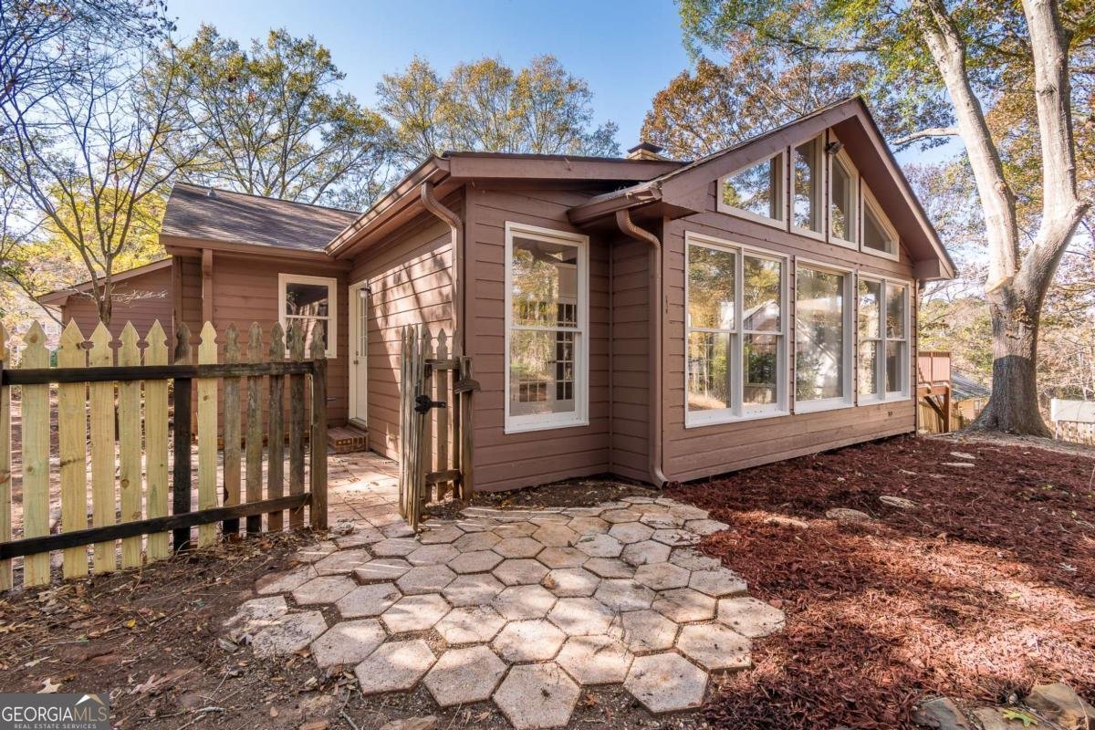 470 Battersea Drive Lawrenceville - 38