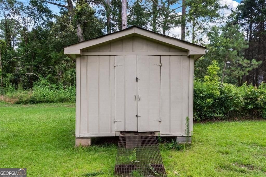 647 Shannon Green Circle Mableton - 31