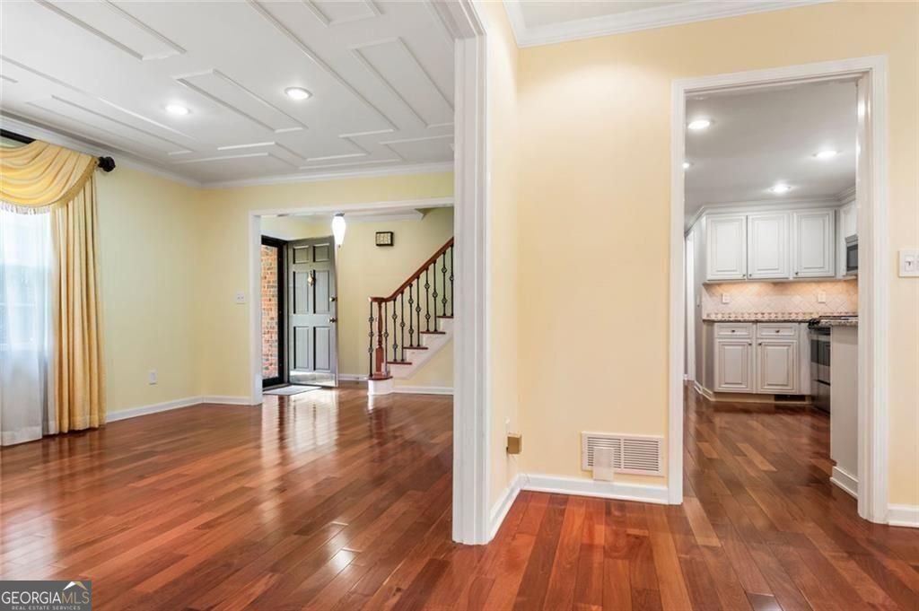 647 Shannon Green Circle Mableton - 6