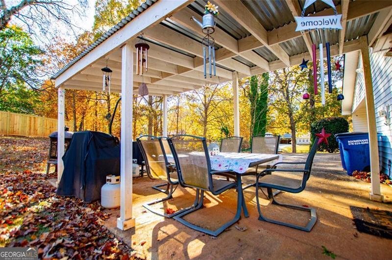 4049 Roy Court Douglasville - 25