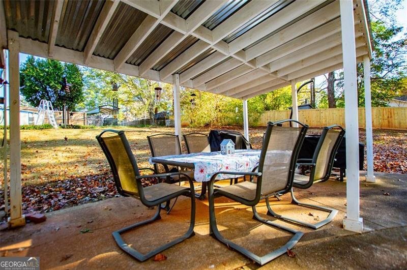 4049 Roy Court Douglasville - 33