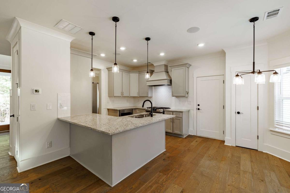 245 Federal Street Athens - 17