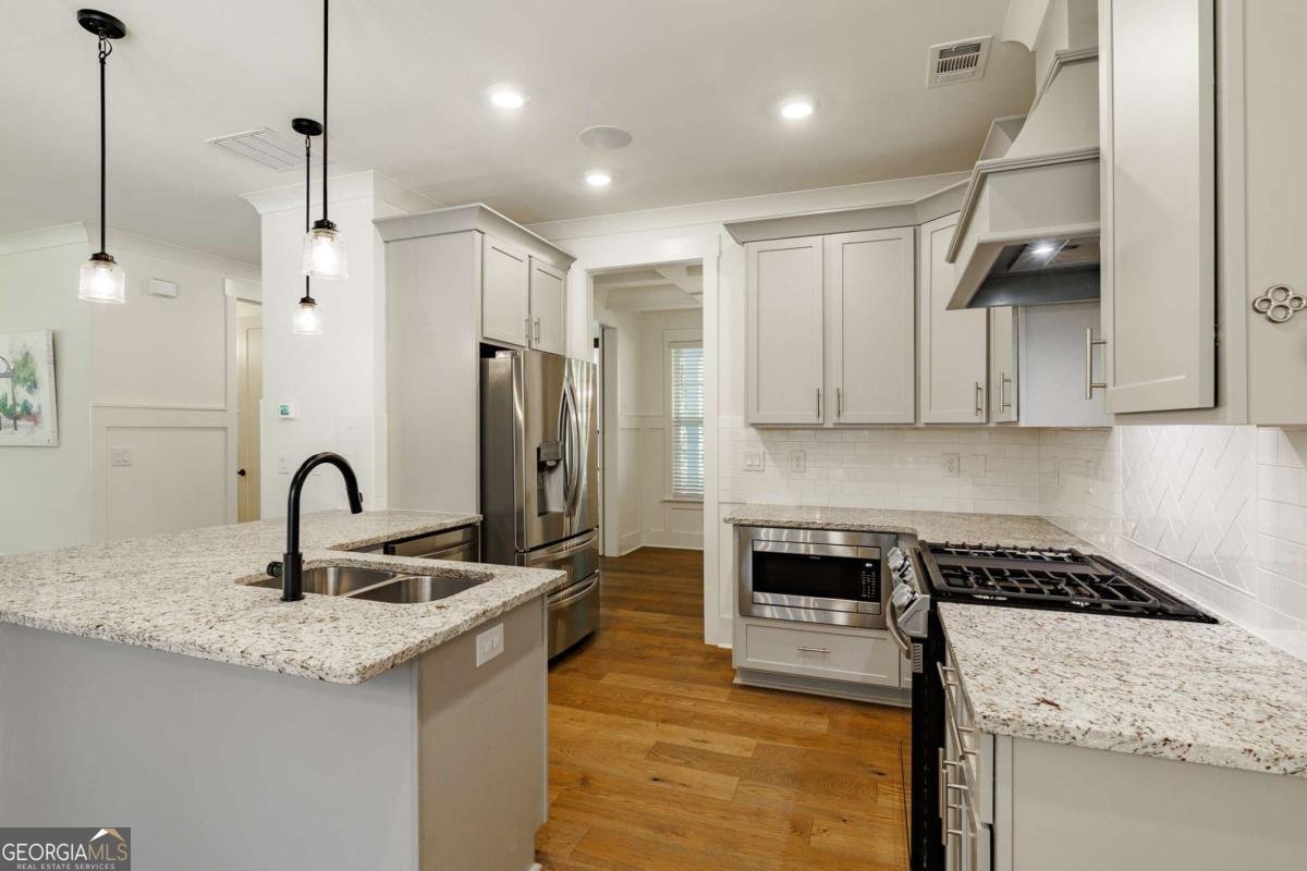 245 Federal Street Athens - 18