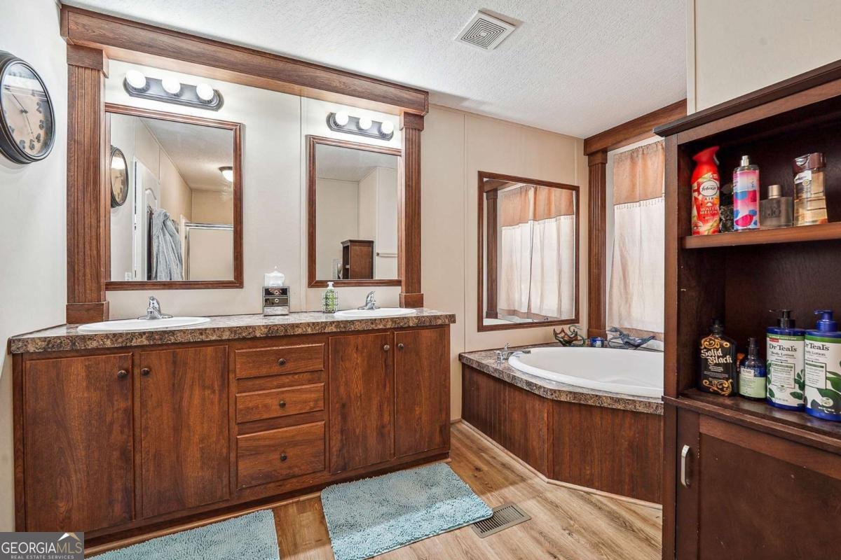 2496 Venture Drive Gainesville - 22