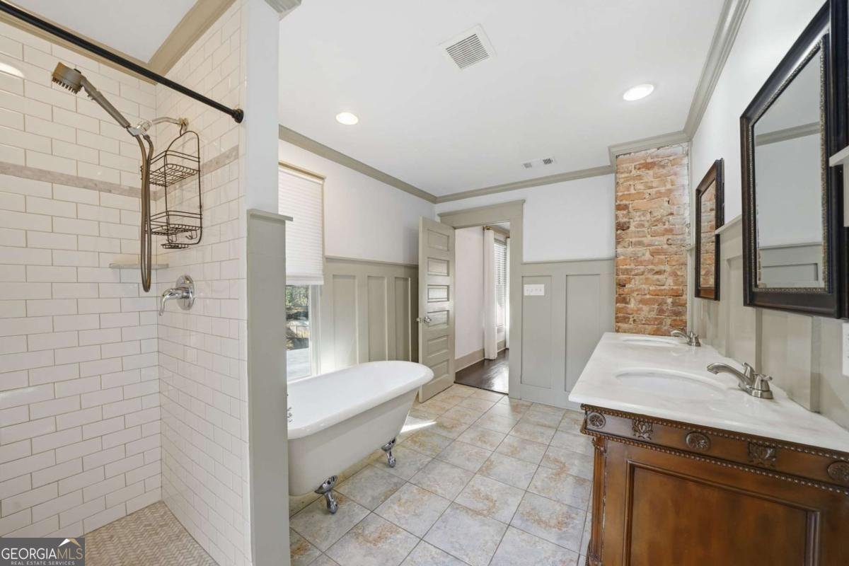 1530 Gordon Street Atlanta - 28