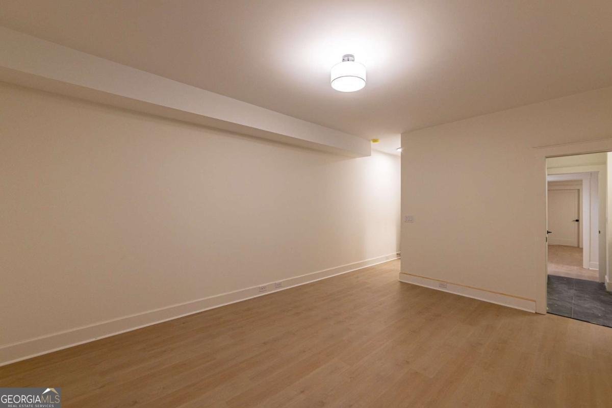 581 Sherwood Road Atlanta - 55