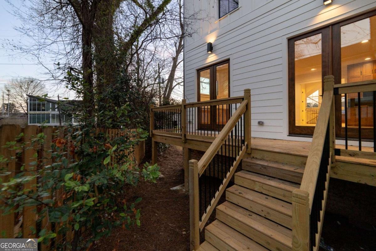 581 Sherwood Road Atlanta - 58