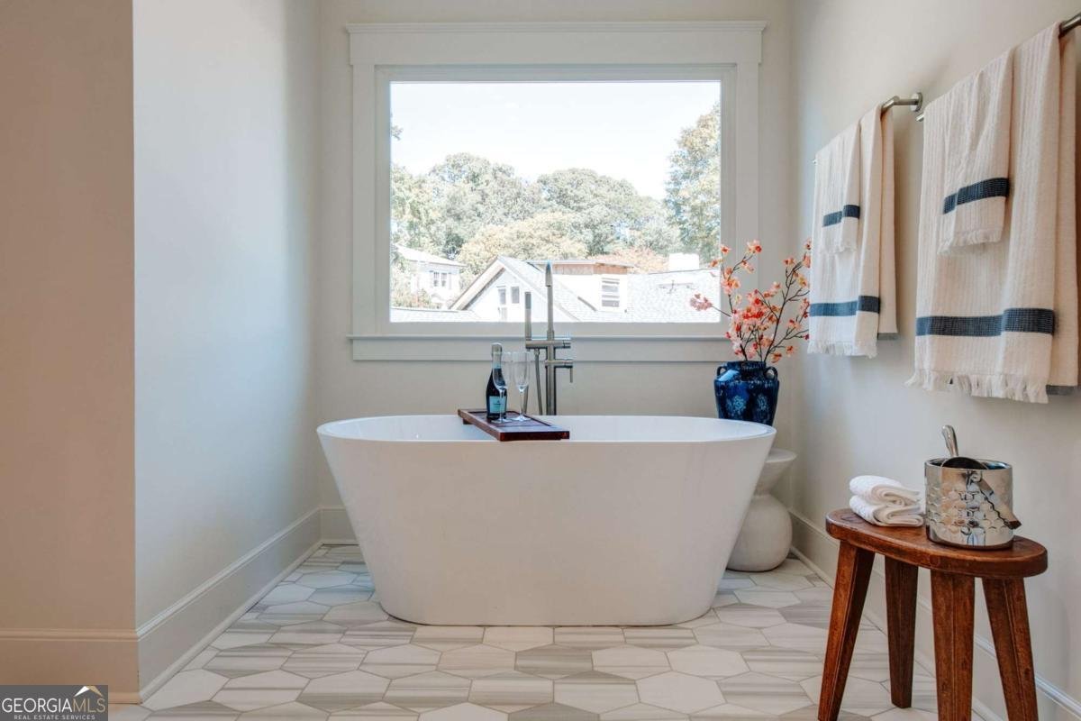 585 Sherwood Road Atlanta - 12