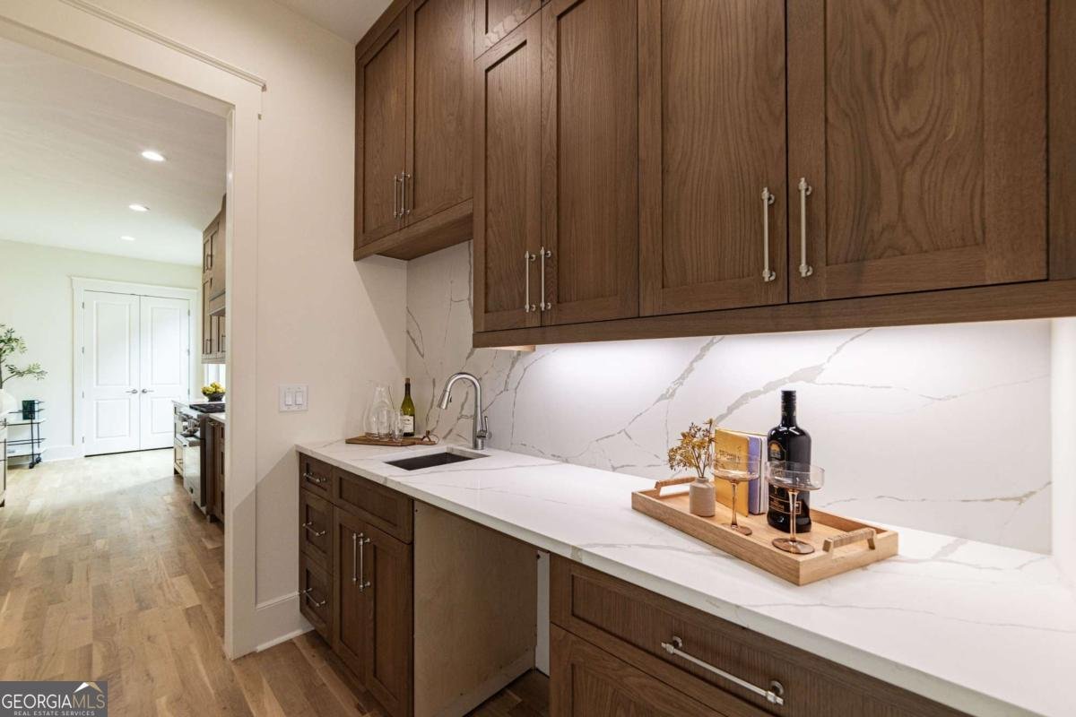 585 Sherwood Road Atlanta - 23