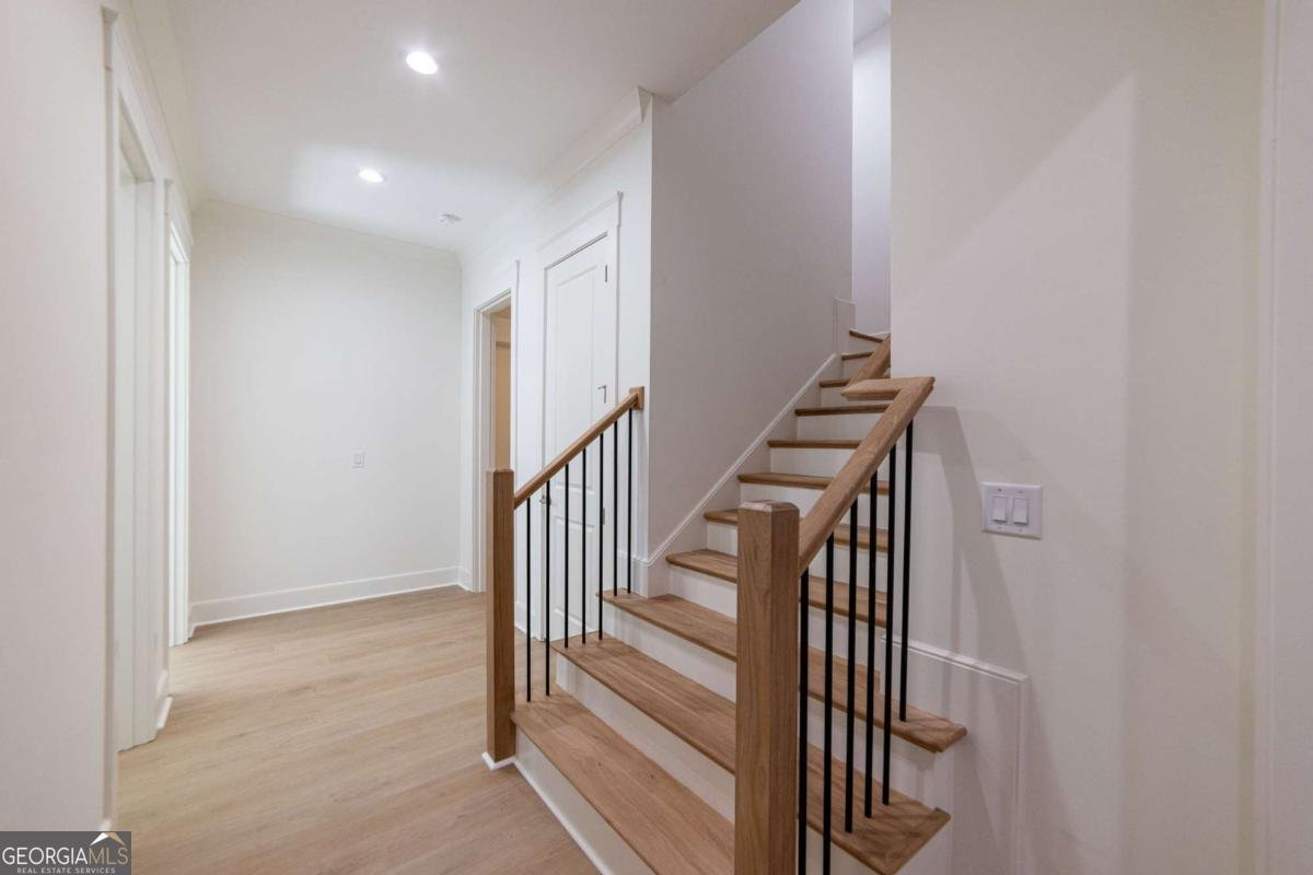 585 Sherwood Road Atlanta - 44