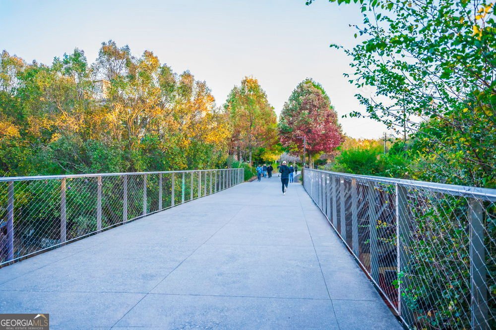 585 Sherwood Road Atlanta - 57