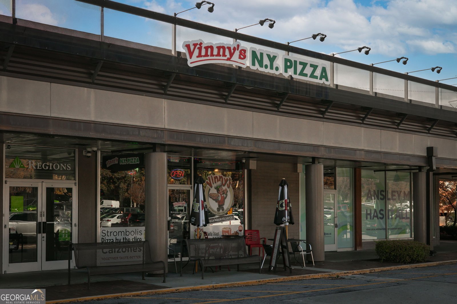 585 Sherwood Road Atlanta - 76