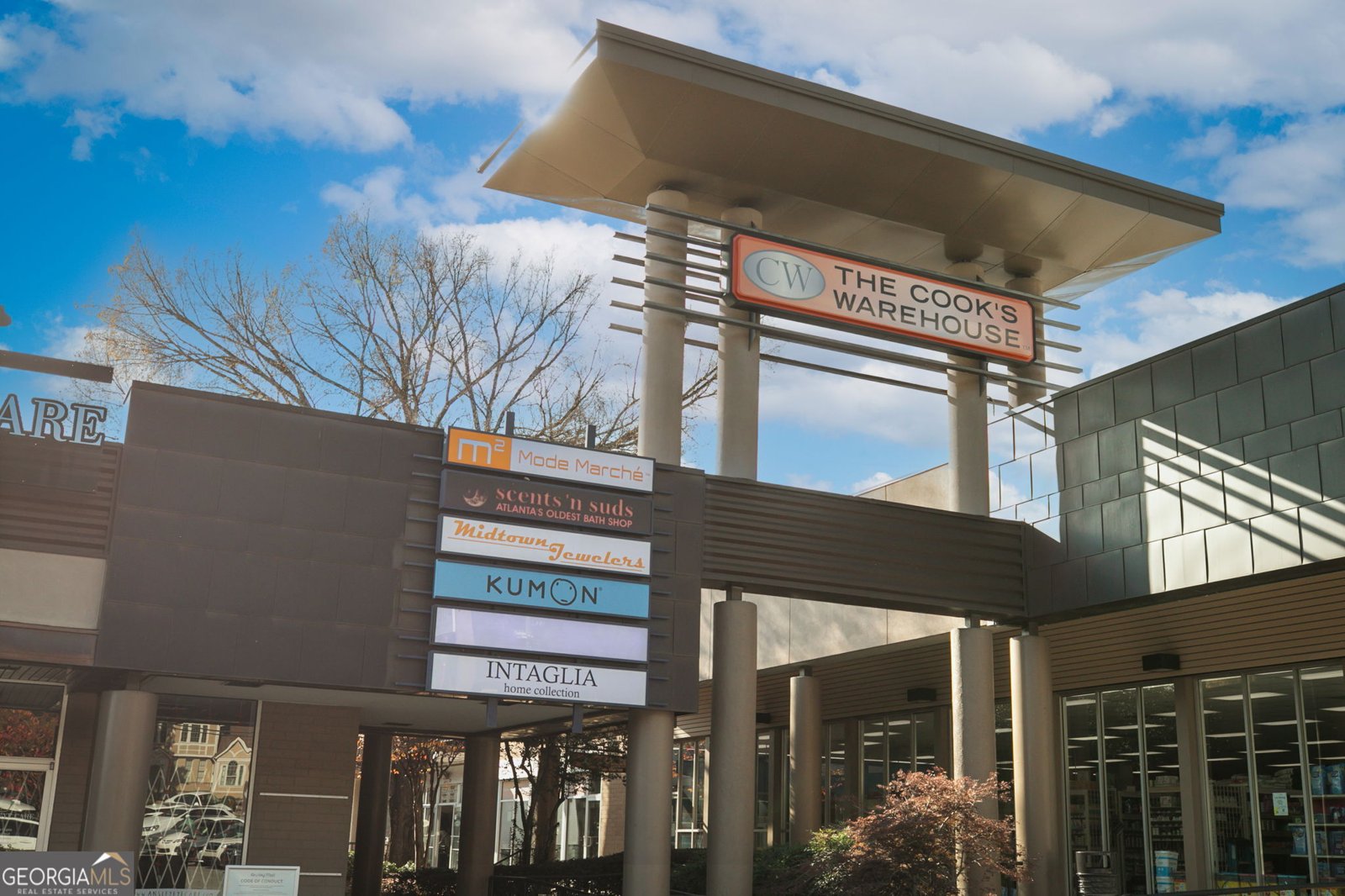 585 Sherwood Road Atlanta - 80