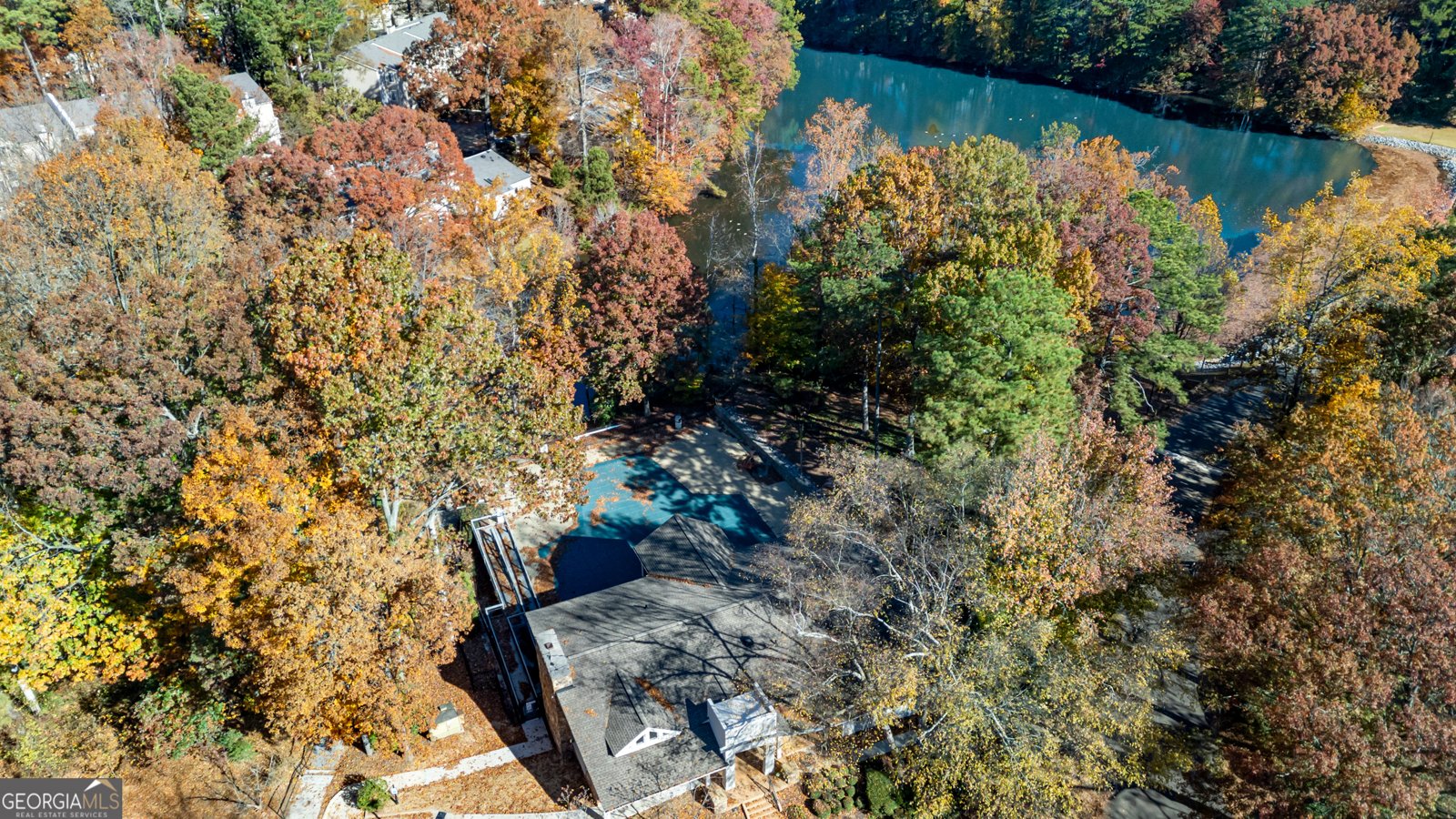 54 Basswood Circle Sandy Springs - 19