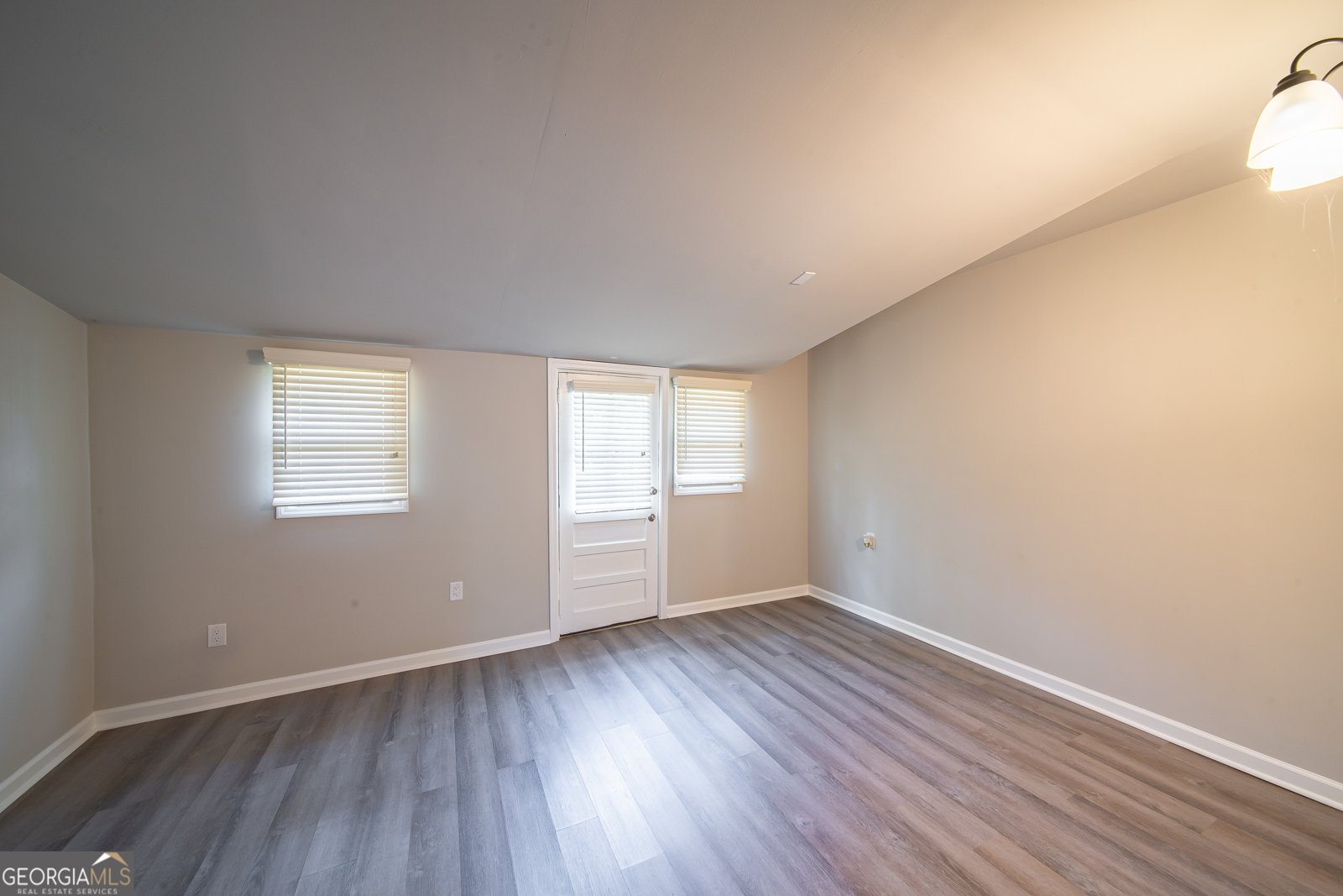 6040 Luna Drive Columbus - 13