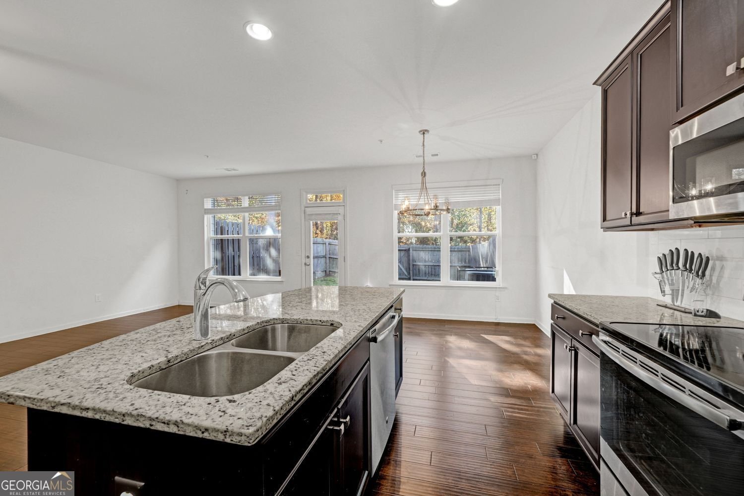 3920 Augustine Place Rex - 6