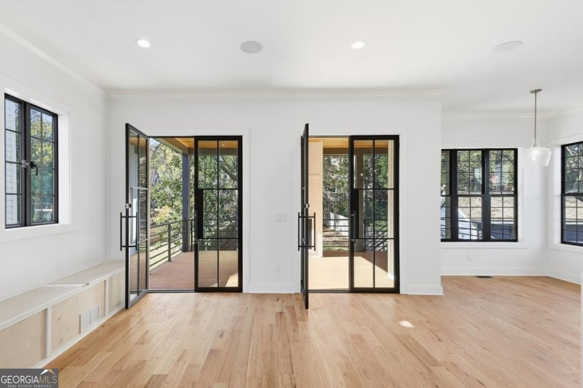 1385 Sylvan Circle Brookhaven - 10