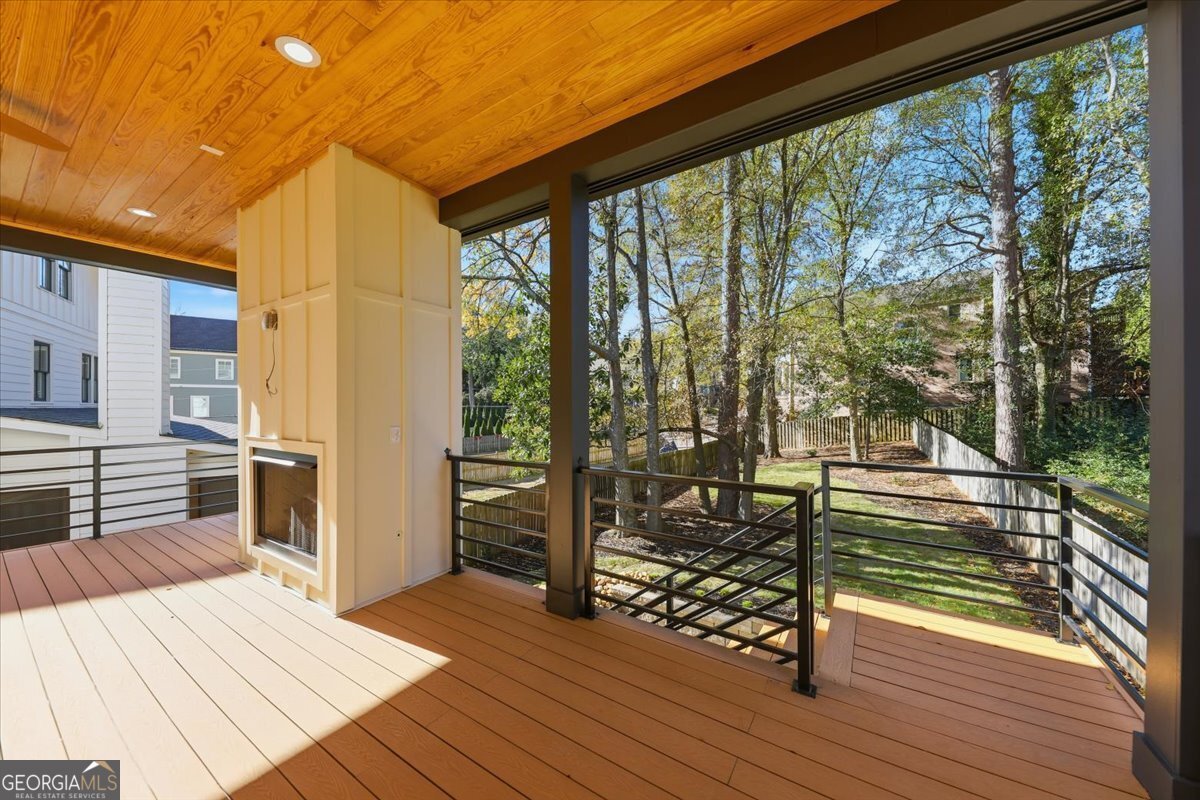 1385 Sylvan Circle Brookhaven - 12