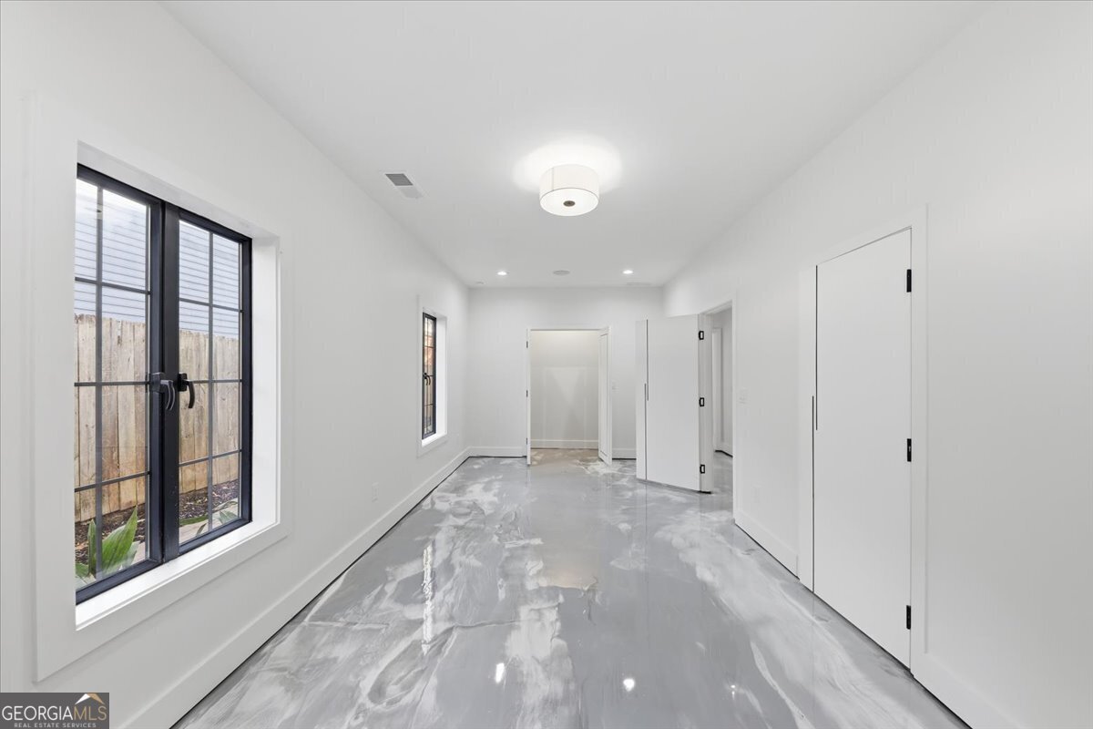 1385 Sylvan Circle Brookhaven - 30