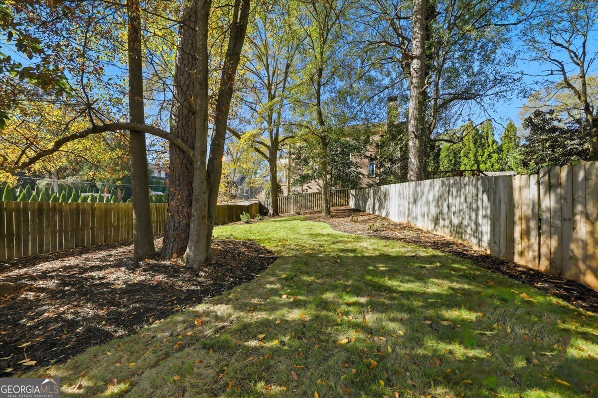 1385 Sylvan Circle Brookhaven - 34