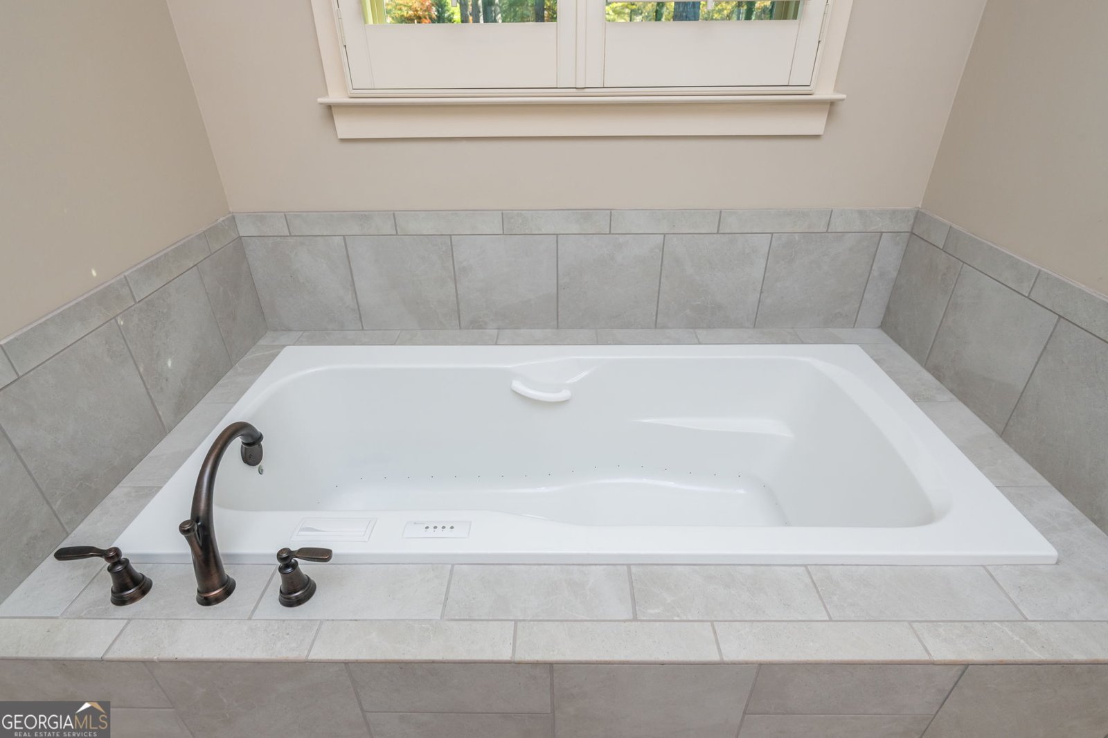 4311 Pineview Drive Powder Springs - 29