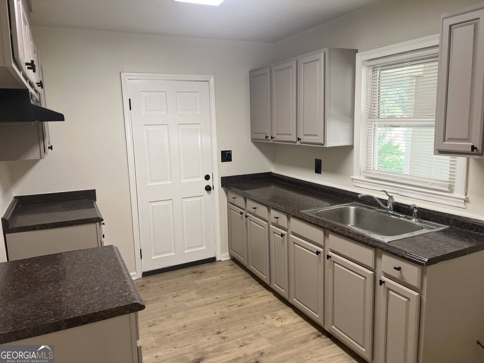 784 Springvalley Drive Forest Park - Photo 14