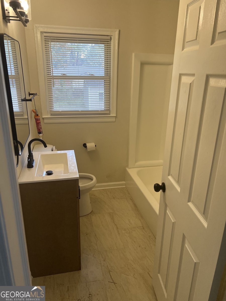 784 Springvalley Drive Forest Park - 4