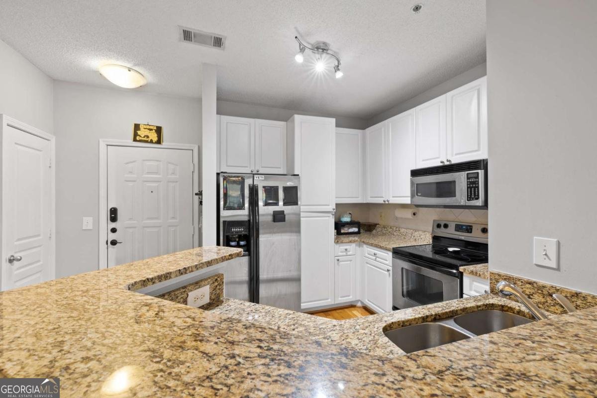 10 Perimeter Summit Boulevard Brookhaven - 10