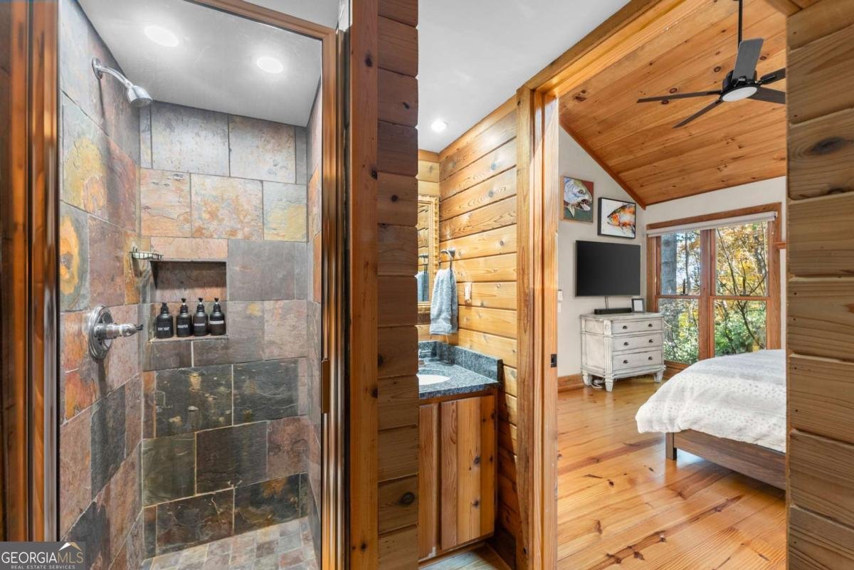 6615 Happy Hollow Trail Gainesville - 33