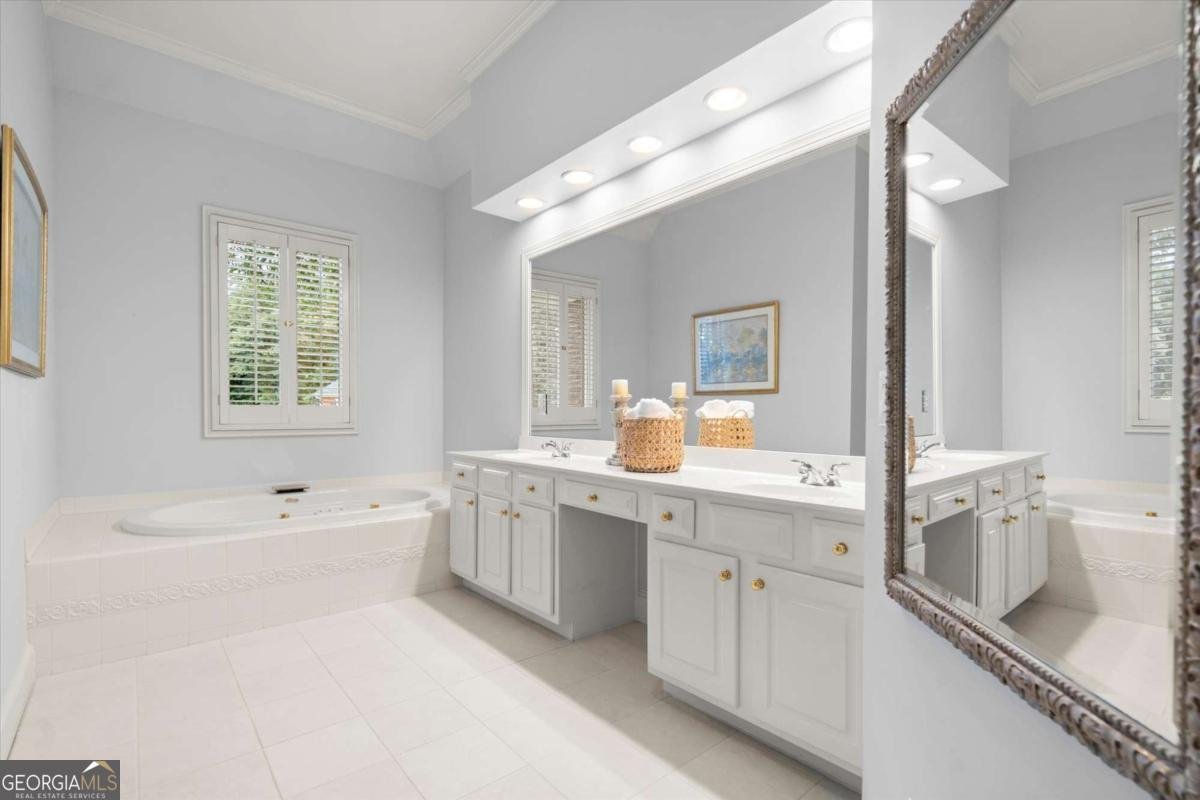 201 Devonshire Court Canton - 32