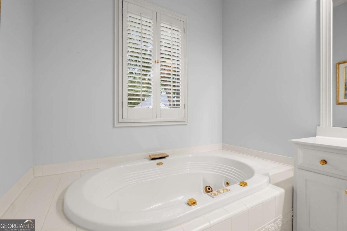 201 Devonshire Court Canton - 34