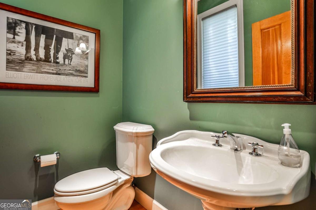 2837 Hills Drive Atlanta - 19