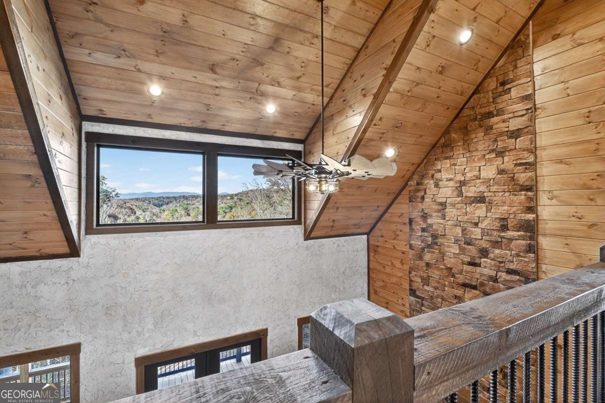 21 Crown Court Ellijay - 28